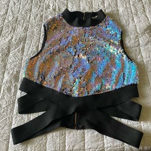 Cropped rave top✨